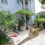 Orbanic Apartment *