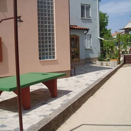 Orbanic Cres