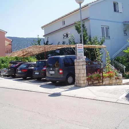 Orbanic Apartment Cres