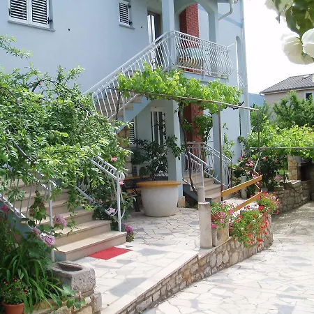 Orbanic Apartment *